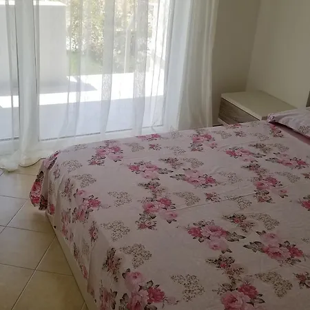 Apartamento Reina 1 Lalzi Bay Lura 2
