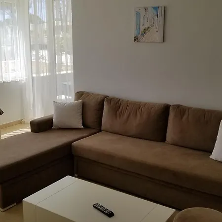 Reina 1 Lalzi Bay Lura 2 Apartamento
